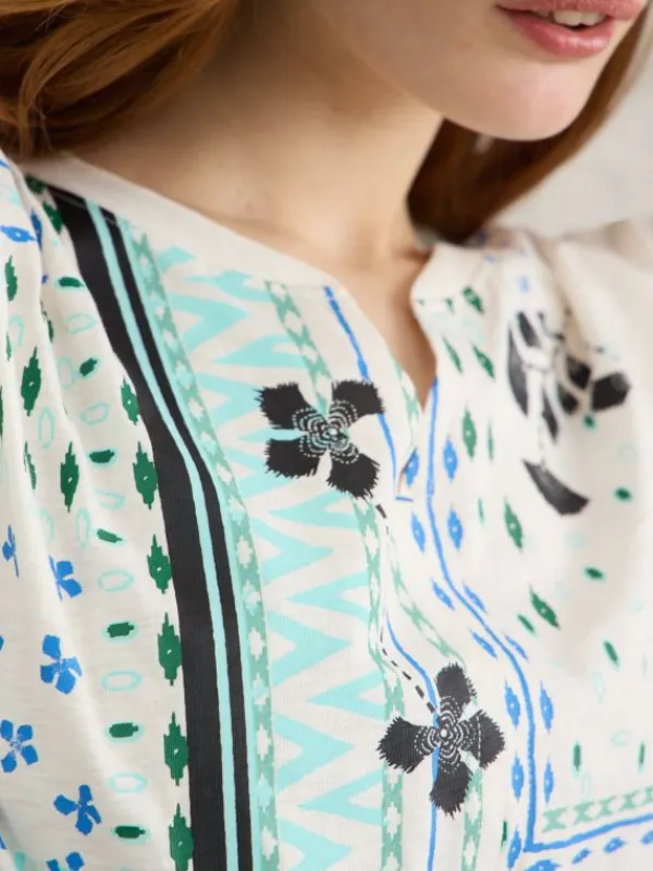 NELLY NOTCH NECK COTTON TEE in WHITE PRINT<White Stuff Fashion