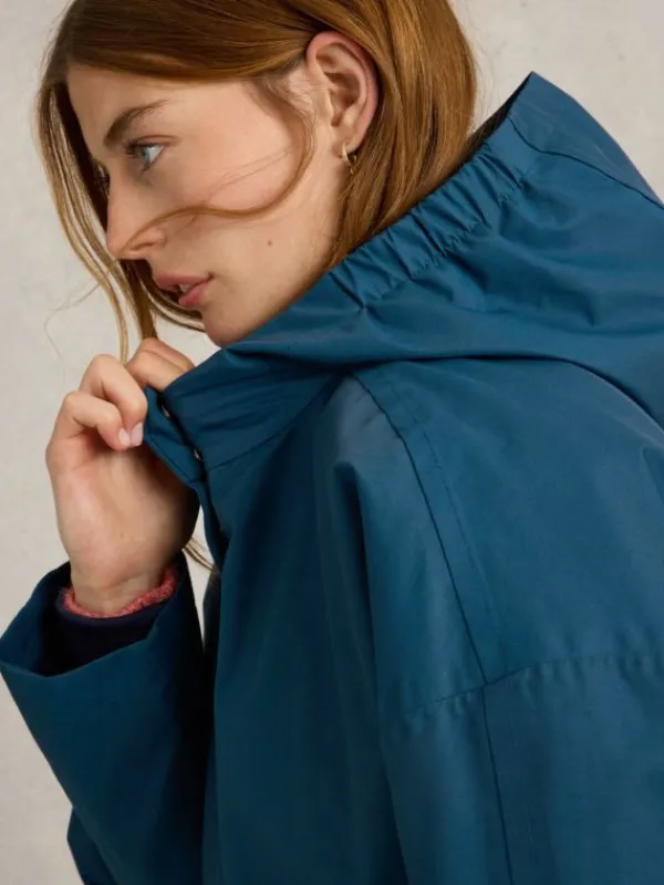 Winnie Waterproof Coat in DK TEAL<White Stuff Hot